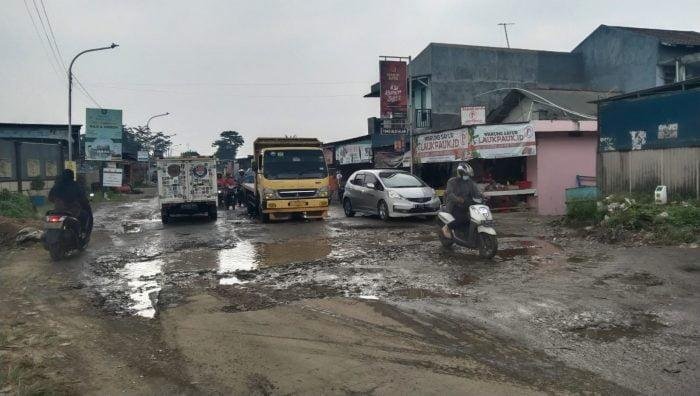 Wapres Sambangi Pengrajin Batik Cibuluh Kota Bogor | Panglima TNI Buka | Masyarakat Keluhkan Kerusakan Parah Jalan Lingkar Dramaga