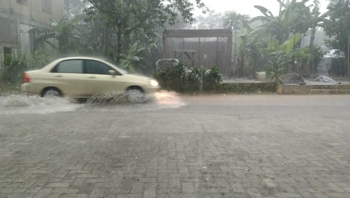 Masyarakat Keluhkan Kerusakan Parah Jalan Lingkar Dramaga | Minim Irigasi, Tiap Hujan Air Tumpah ke Jalan Babengket  