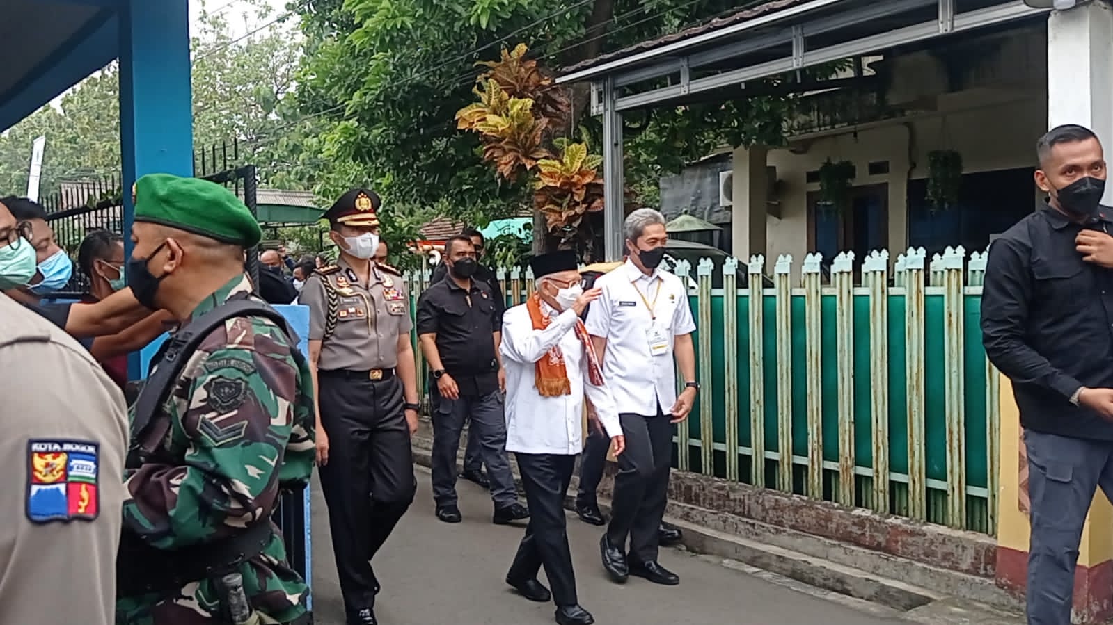 Wapres Sambangi Pengrajin Batik Cibuluh Kota Bogor |