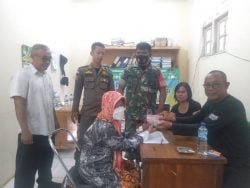 satgas | satgas | Ratusan Warga Desa Bojong Indah Sumringah Terima BLT