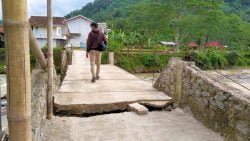 erupsi gunung lewotobi | erupsi gunung lewotobi,bantuan | Jembatan Di Cilame Nyaris Ambruk