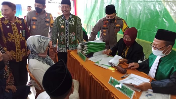 BEM STIE | Apel Gelar Latihan | Polresta Banyuwangi Fasilitasi Isbat Nikah dan Pengobatan Gratis