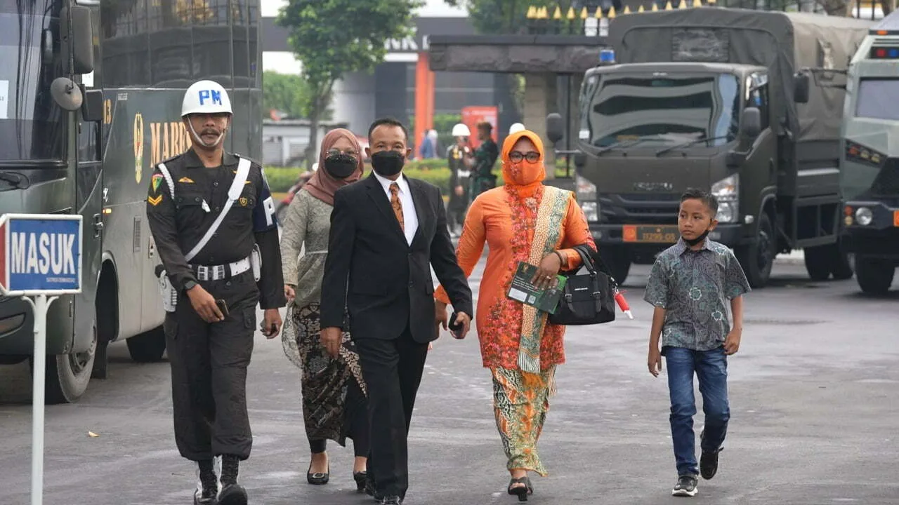 Provost Menyambut dan Mengarahkan Provost