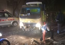 satgas | satgas | Rem Blong, Truk Trailer Geruduk Tiga Kendaraan di Lingkar Salatiga 