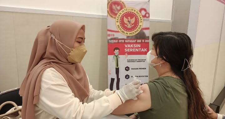 BIN Helat Vaksinasi Massal di Aeon Mal Sentul City, Peserta Berharap Terbebas dari Covid-19