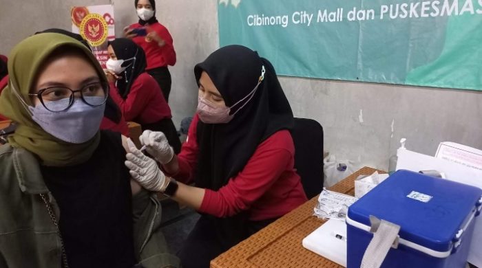 Peran wartawan | Peran wartawan, Jurnalis | Kebut Percepatan Vaksin Covid-19, Penerima Sampaikan Terimakasih ke Jokowi dan BIN