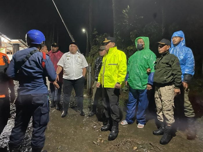 Tim Gabungan Lakukan Pencarian | OTK Ngaku dari Sensus Tusuk Remaja Usia 20 Tahun  | Tim Gabungan Lakukan Pencarian 1 Siswa SMP AL Hikmah Depok di Curug Kembar Megamendung