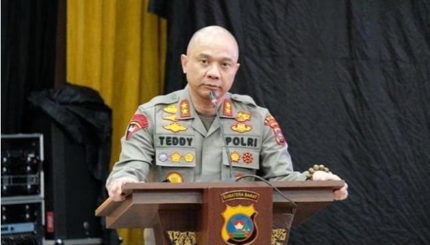 Irjen Pol Teddy Minahasa Putera | Delapan Motor | Irjen Pol Teddy Minahasa Putera, Polisi Terkaya Ditangkap Narkotika