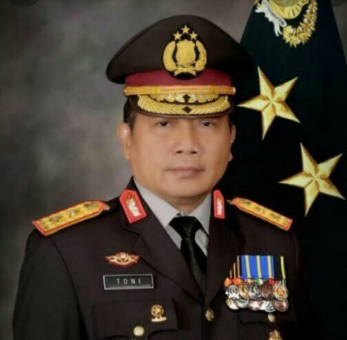 Daftar 5 Oknum Polri | Wakapolri | Kapolda Jatim Teddy Minahasa di Gantikan Oleh Irjen Pol Toni Harmanto