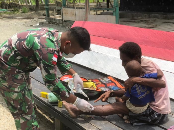 Satgas Yonif Mekanis 203/AK dan Masyarakat di Pegunungan Tengah Peringati Maulid Nabi Muhammad  | Dansatgas YR 142/KJ | Beri Pertolongan Pertama, Warga di Keerom Ucapkan Terimakasih ke Satgas Pamtas Yonif 126/KC