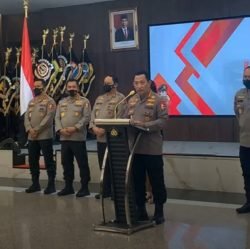 erupsi gunung lewotobi | Breaking News | Irjen Pol Teddy Minahasa, Kapolda Sumbar di Tangkap Kasus Narkoba