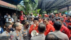 satgas | satgas | Aksi Demo Warnai Kunjungan Kerja Spesifik Komisi III DPR RI di Purworejo