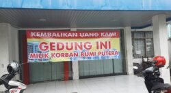 satgas | satgas | Klaim Asuransi Tak Kunjung Cair, Puluhan Nasabah Segel Kantor Cabang AJB Bumiputera Purworejo