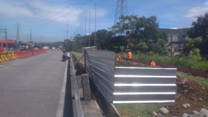 Aneh | Peduli Budaya Literasi | Aneh dan Janggal, Proyek Tugu Batas Ciawi di Protes Jasa Marga