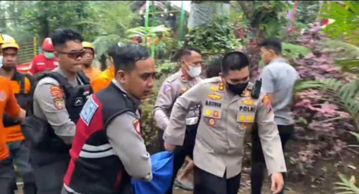 Kapolres Magetan Pimpin Evakuasi Korban Kecelakaan Bus Pariwisata di Lereng Gunung Lawu |
