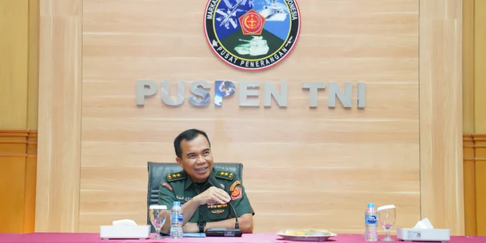 Pilkada serentak | Klarifikasi Kapuspen TNI Terkait Foto Pamen TNI Bersama Ivan Sugianto